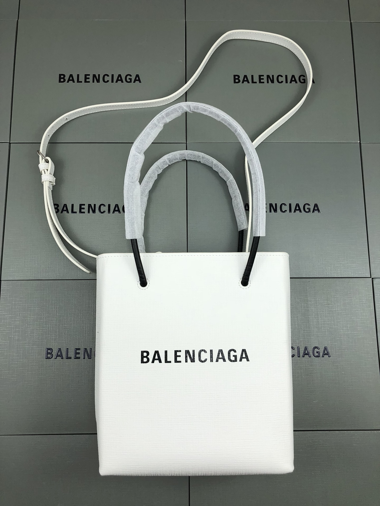 BAG（18.8 x 19.8 x 8.9 CM）