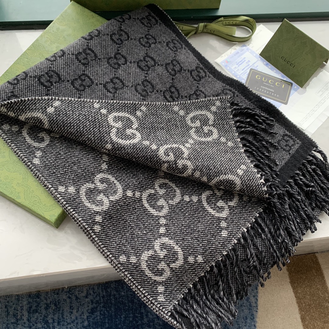 Scarves (194 x 34 cm)