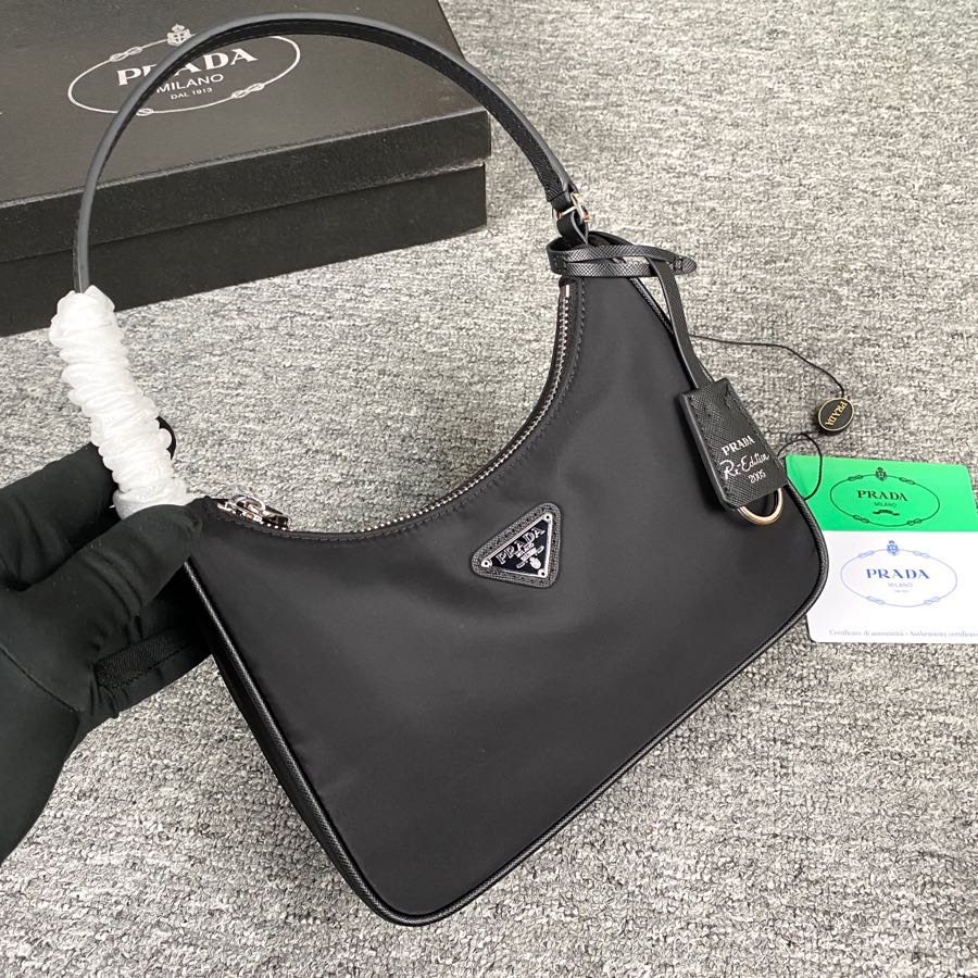 BAG（ 22 x 18 x  6.5 CM）