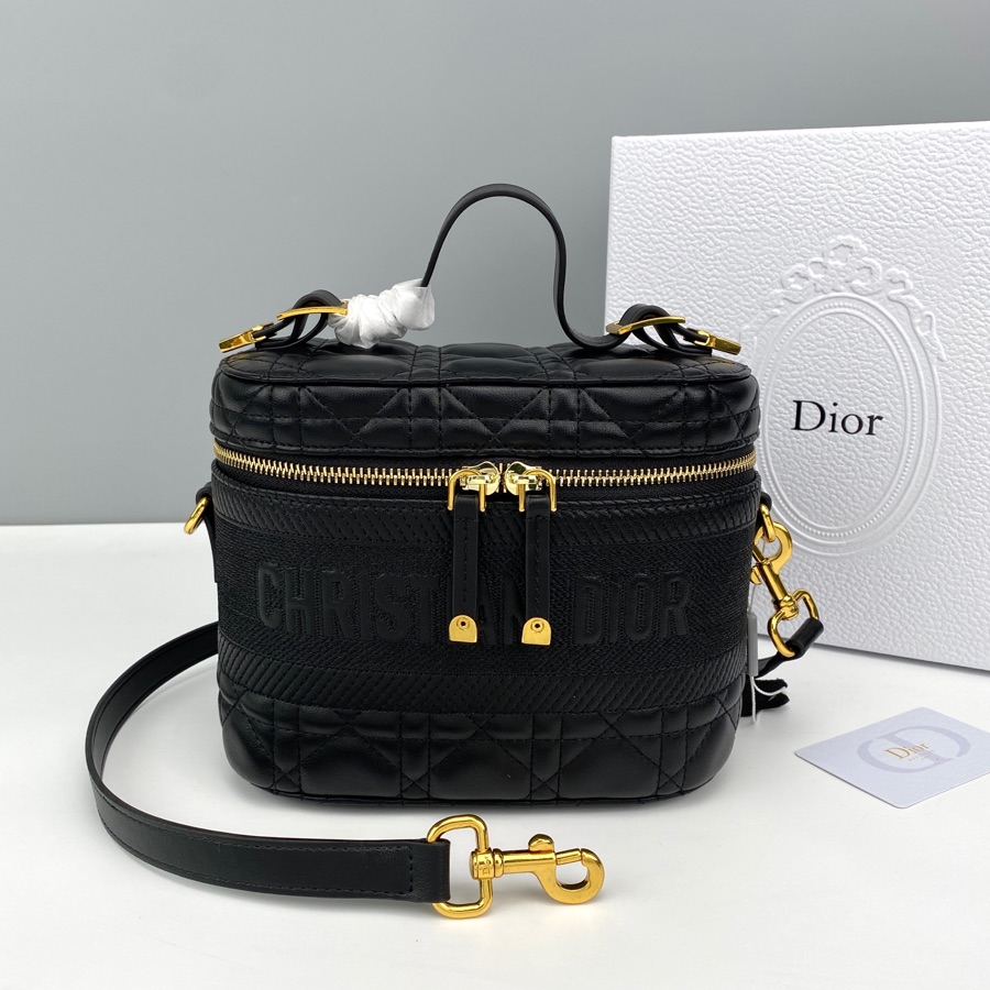 BAG（18.5 x 13 x 10.5 cm）