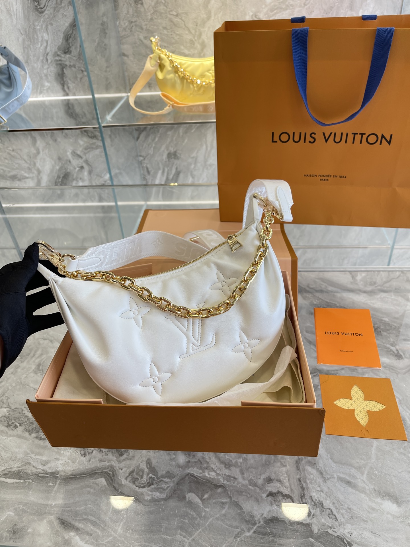 BAG ( 27.5 x 16 x 7  CM ）