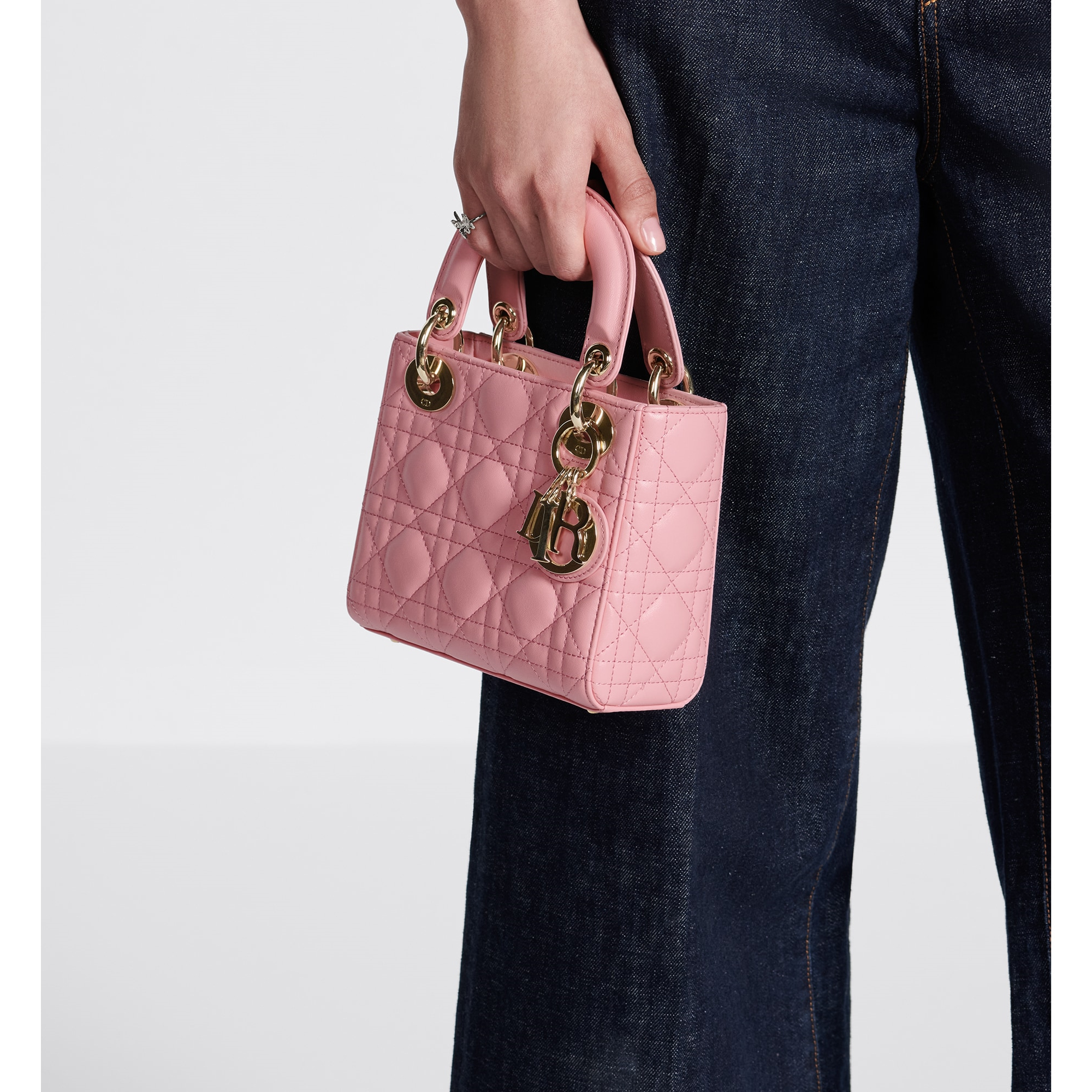 BAG（17 x 15 x 7 cm）