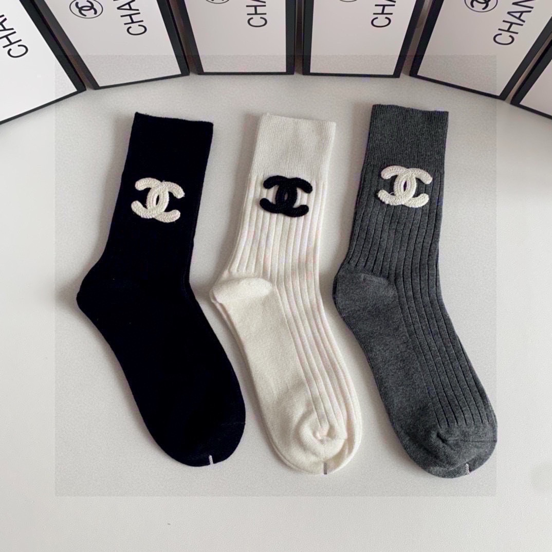 Socks (3 pairs)