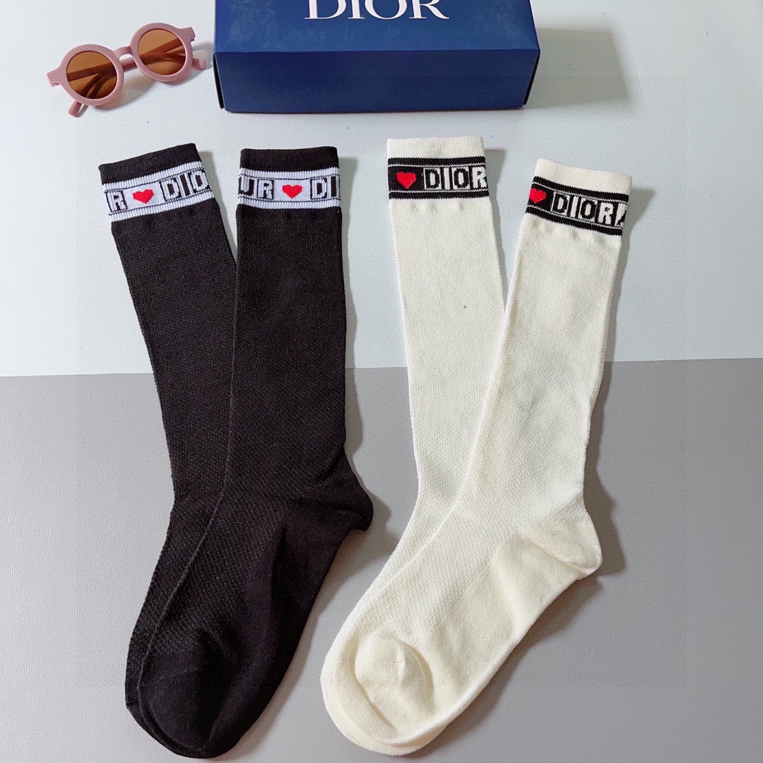 Socks (2 pairs)