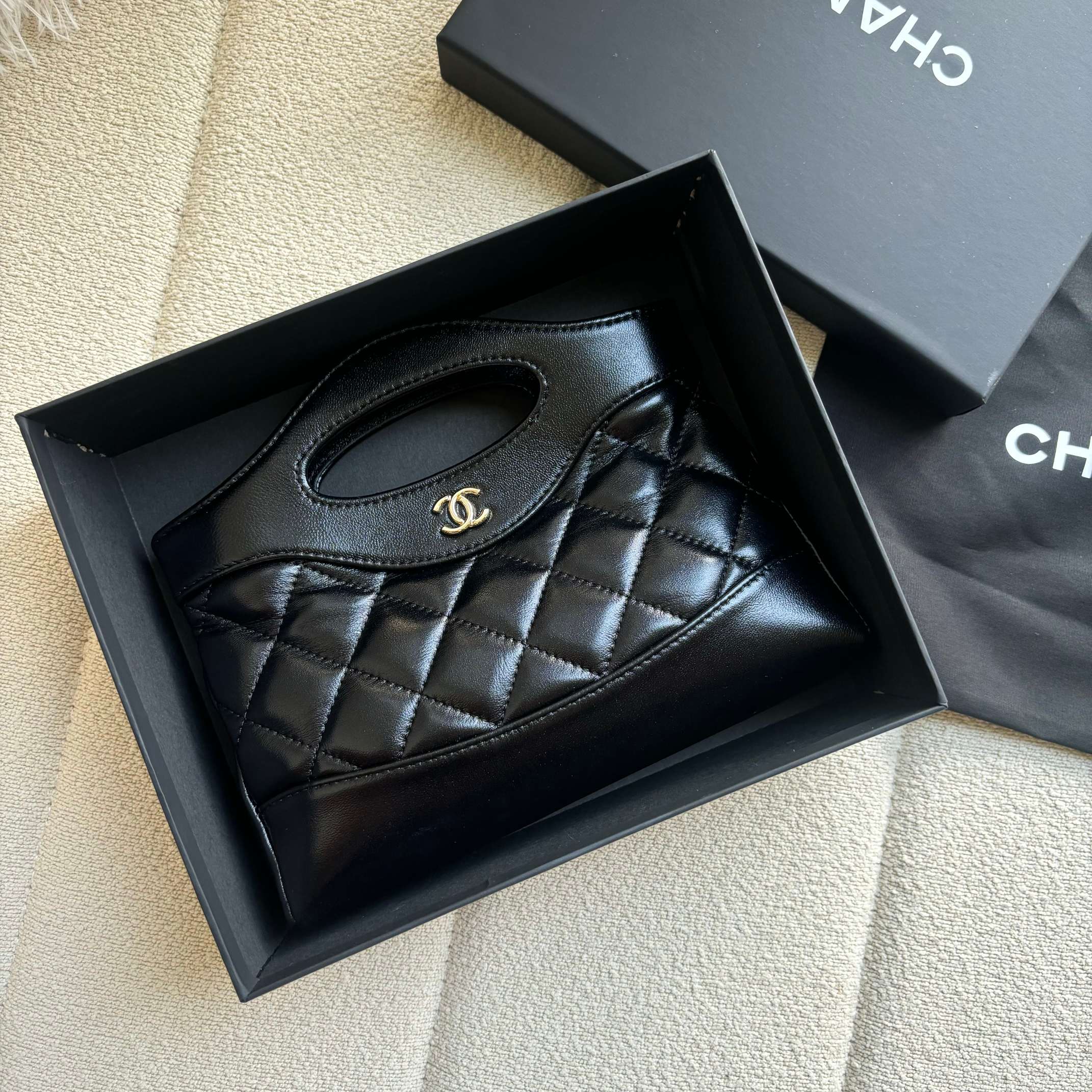 BAG（20.5 × 17.5 cm）