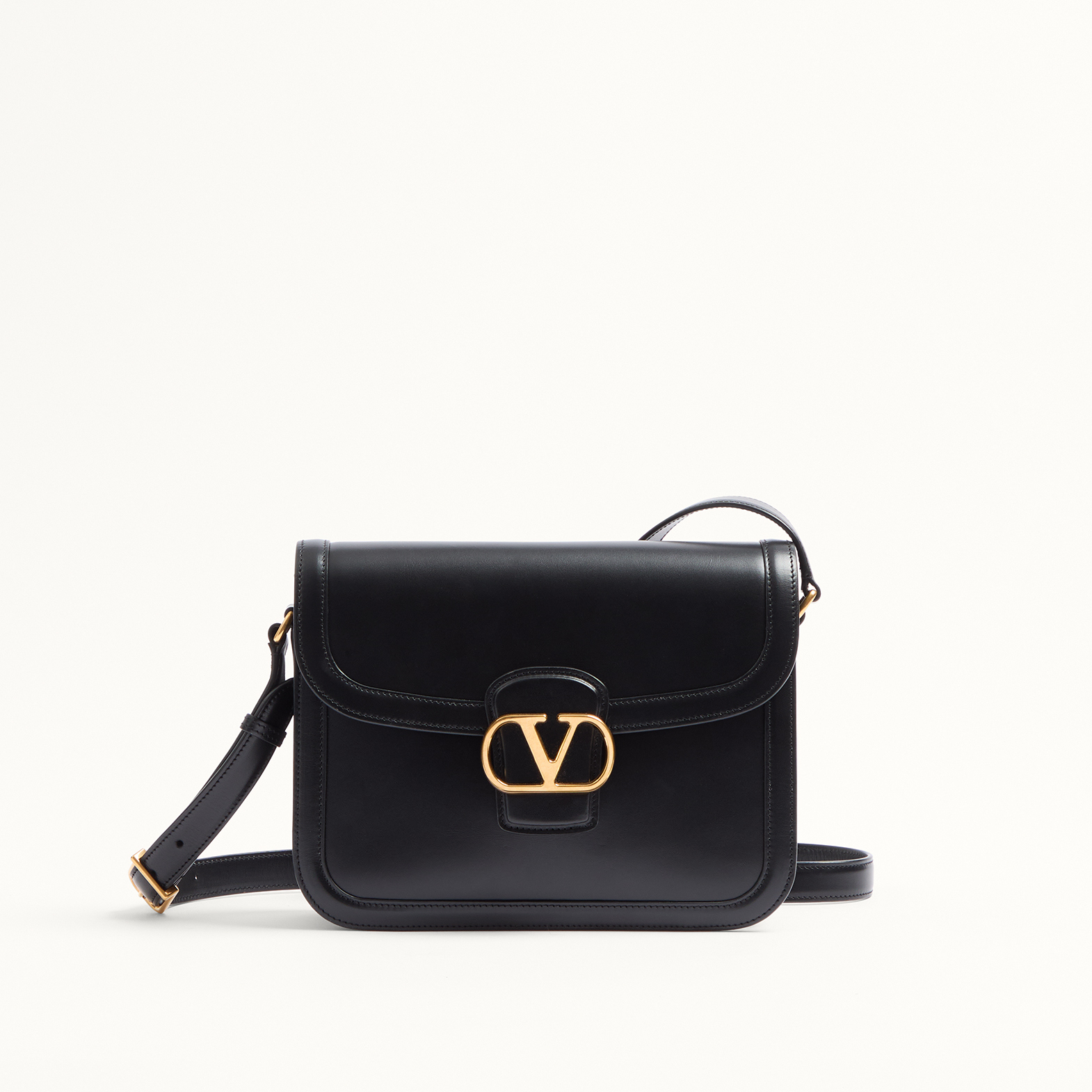 BAG(24.5 x 18.5 x 8 CM)