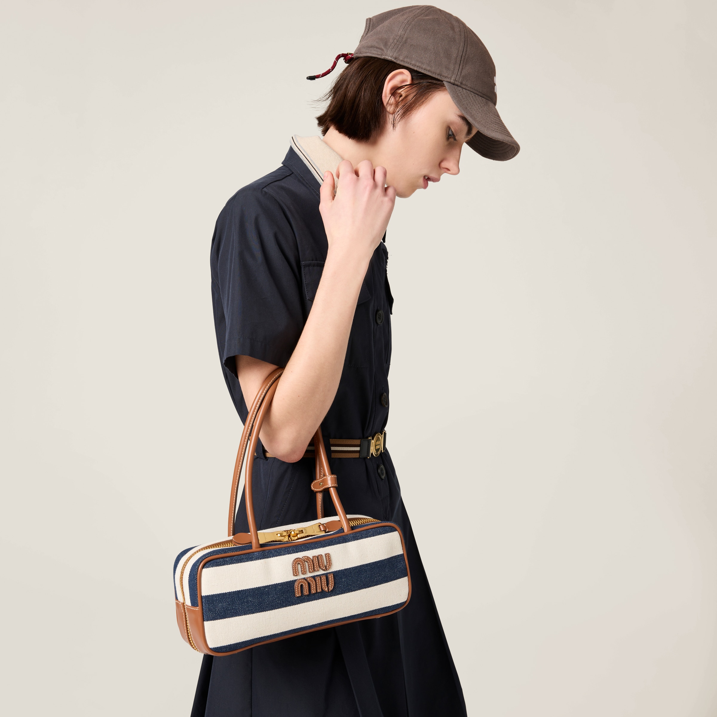 BAG（28 X 11.5 X 8 CM）