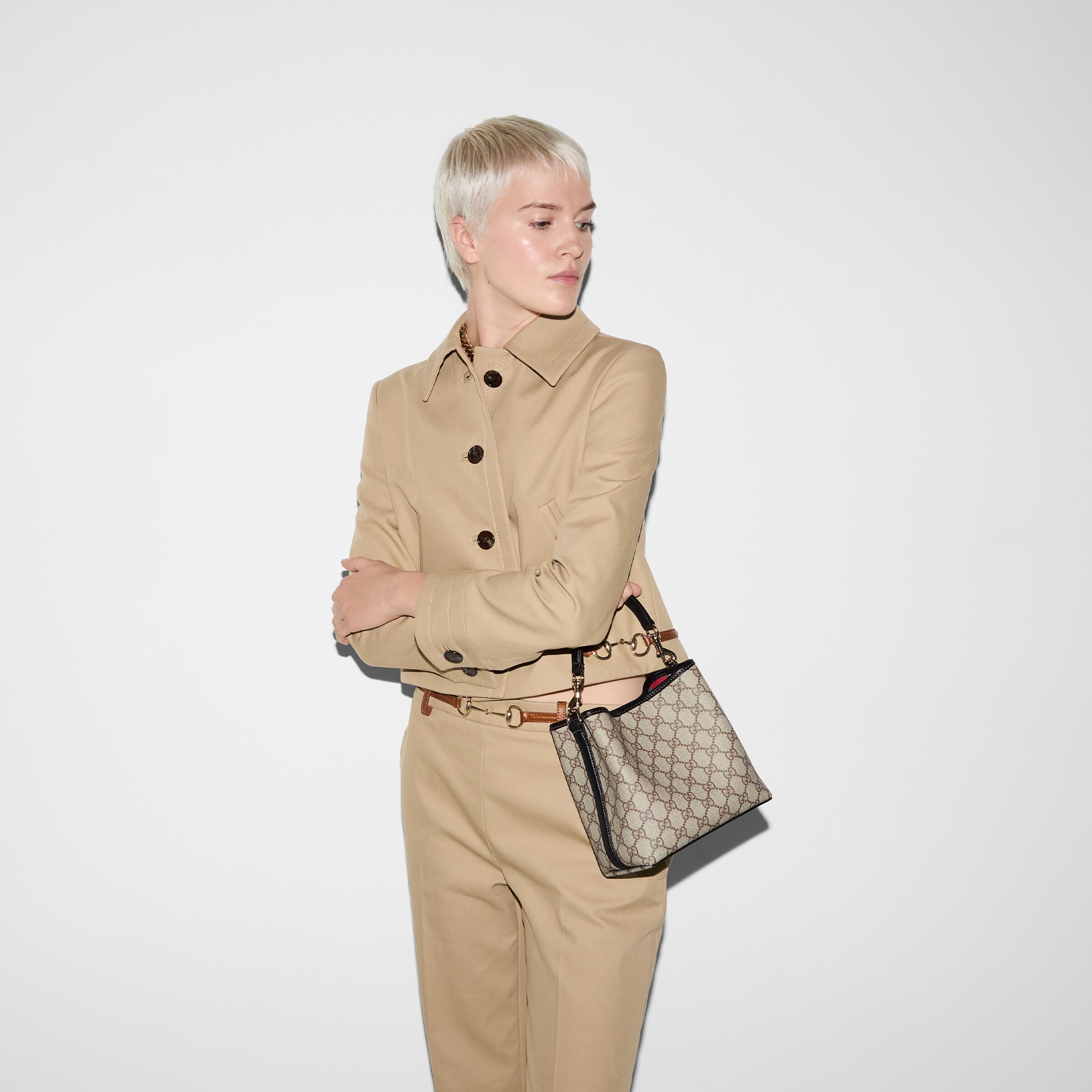 BAG（19 X 18 X 11 CM)