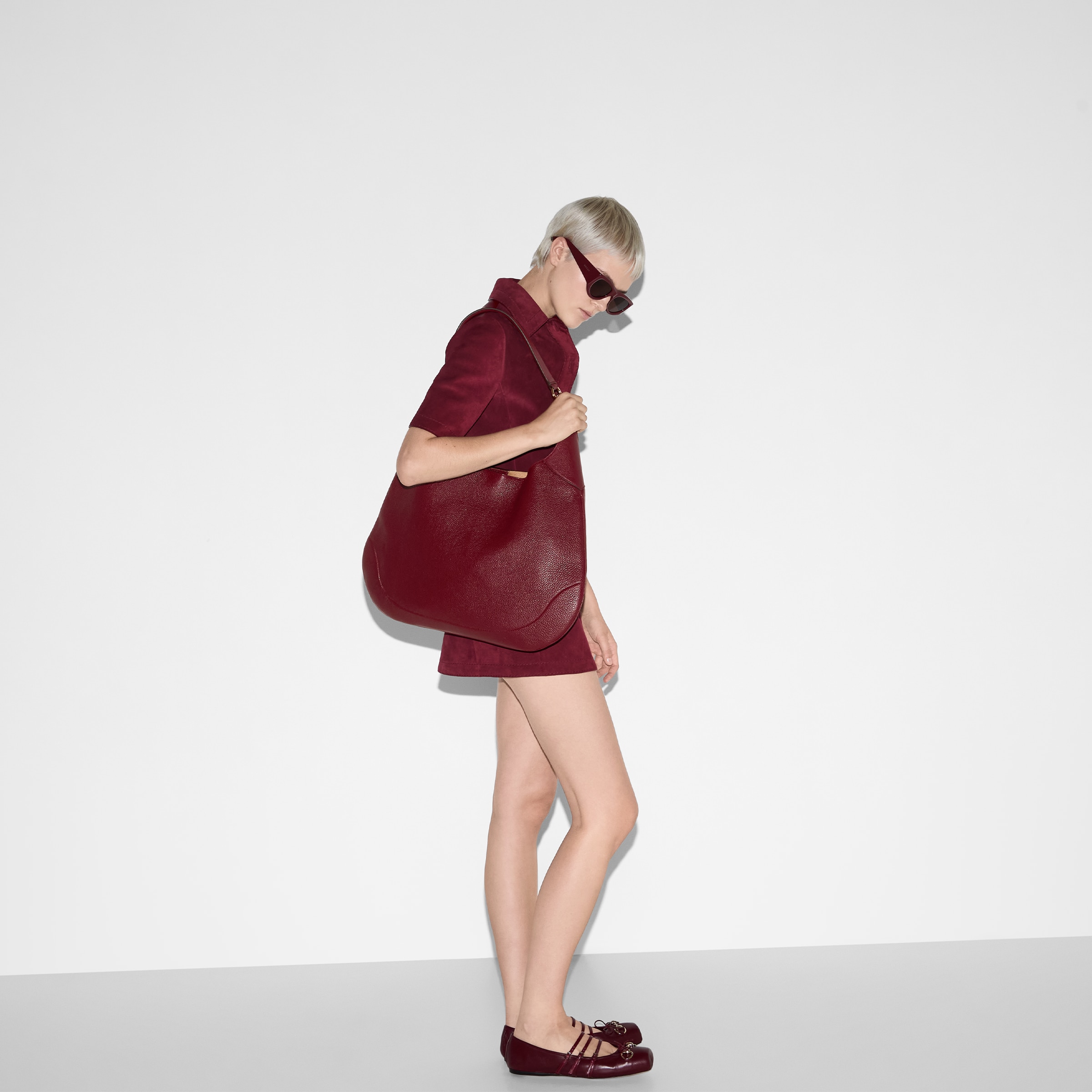 BAG（49 X 46 X 4 CM)