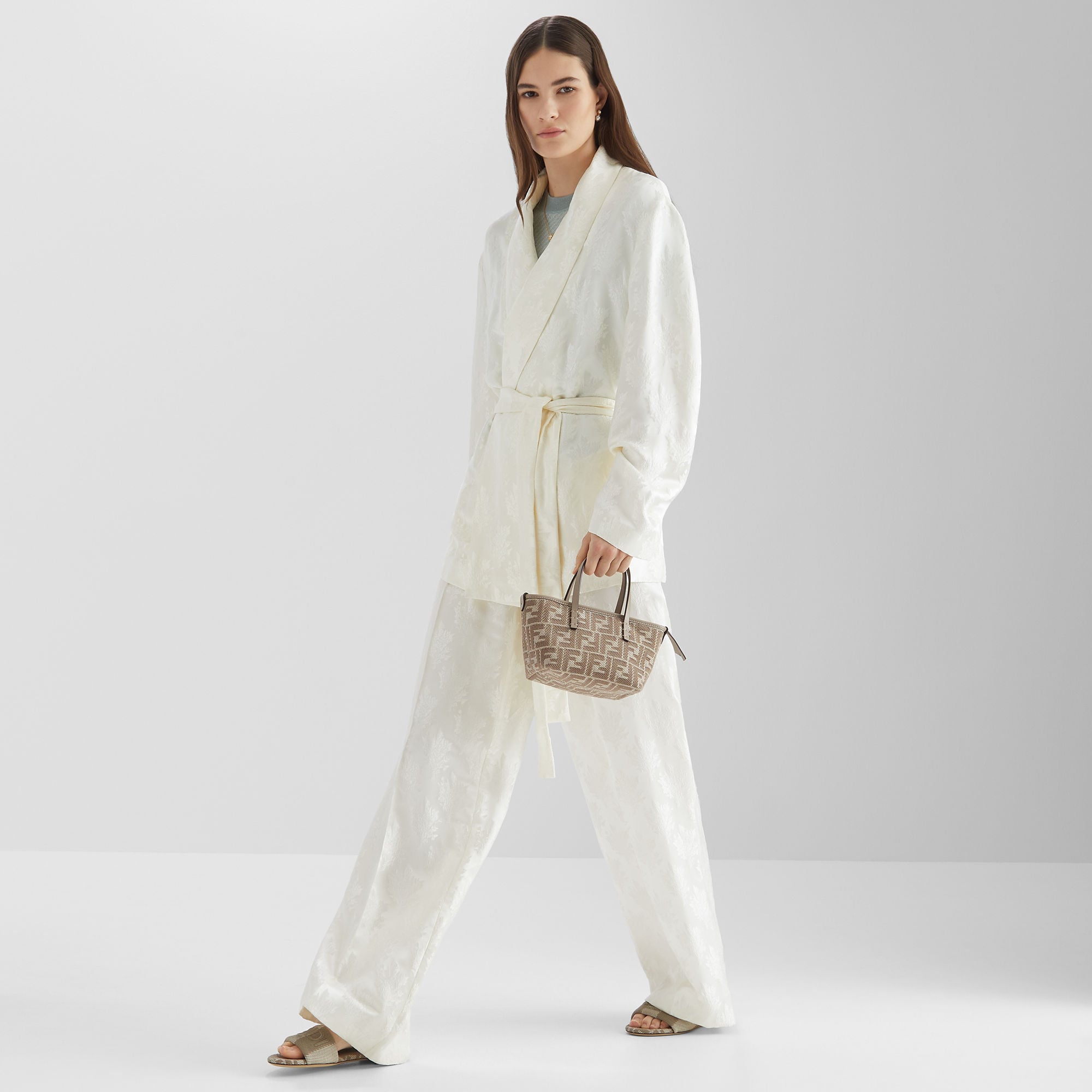 BAG（15.5 X 13 X 11cm）