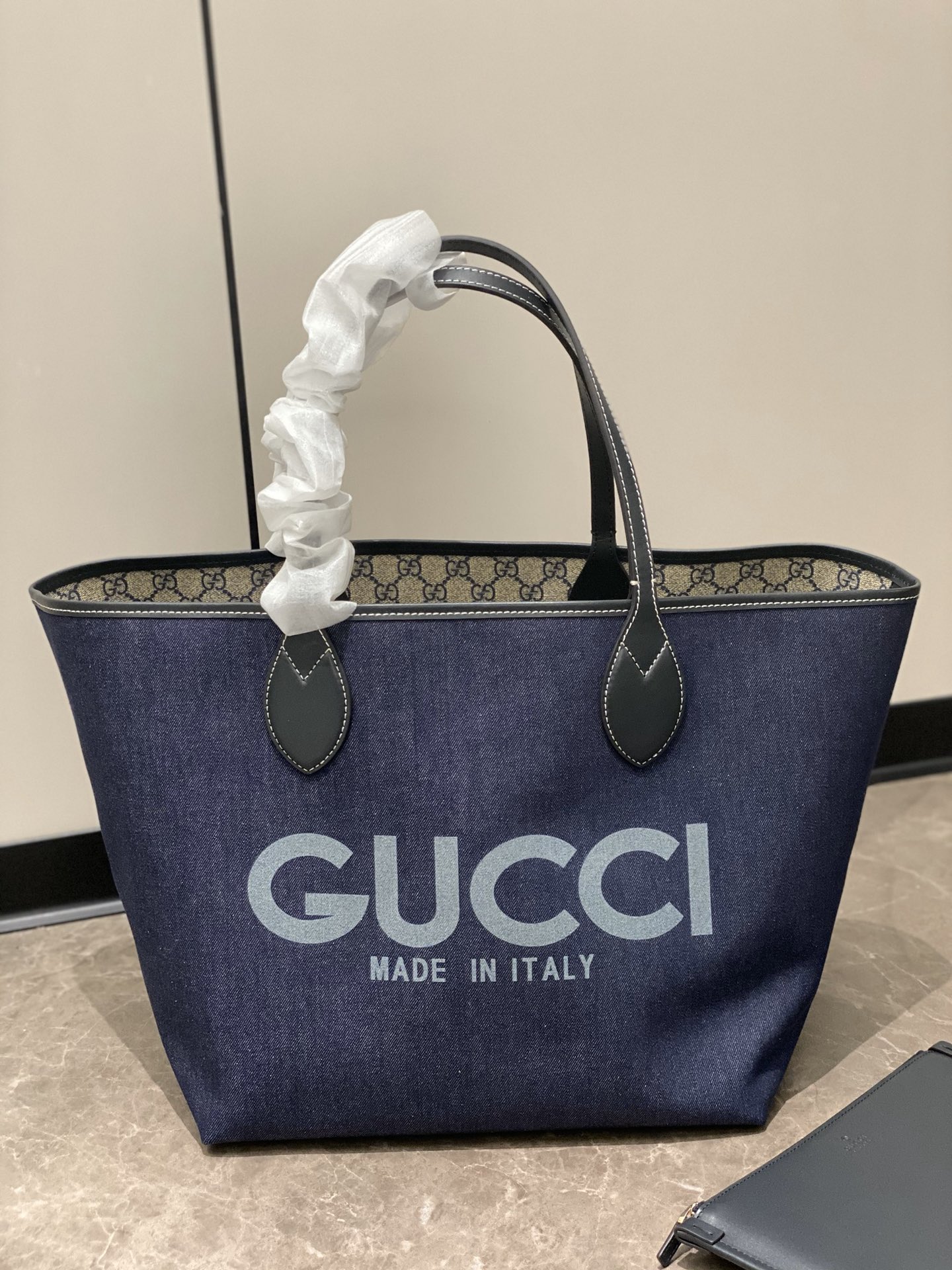 BAG（30.5 X 28 X 27 CM)