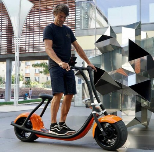 THE SMART ELECTRIC SCOOTER