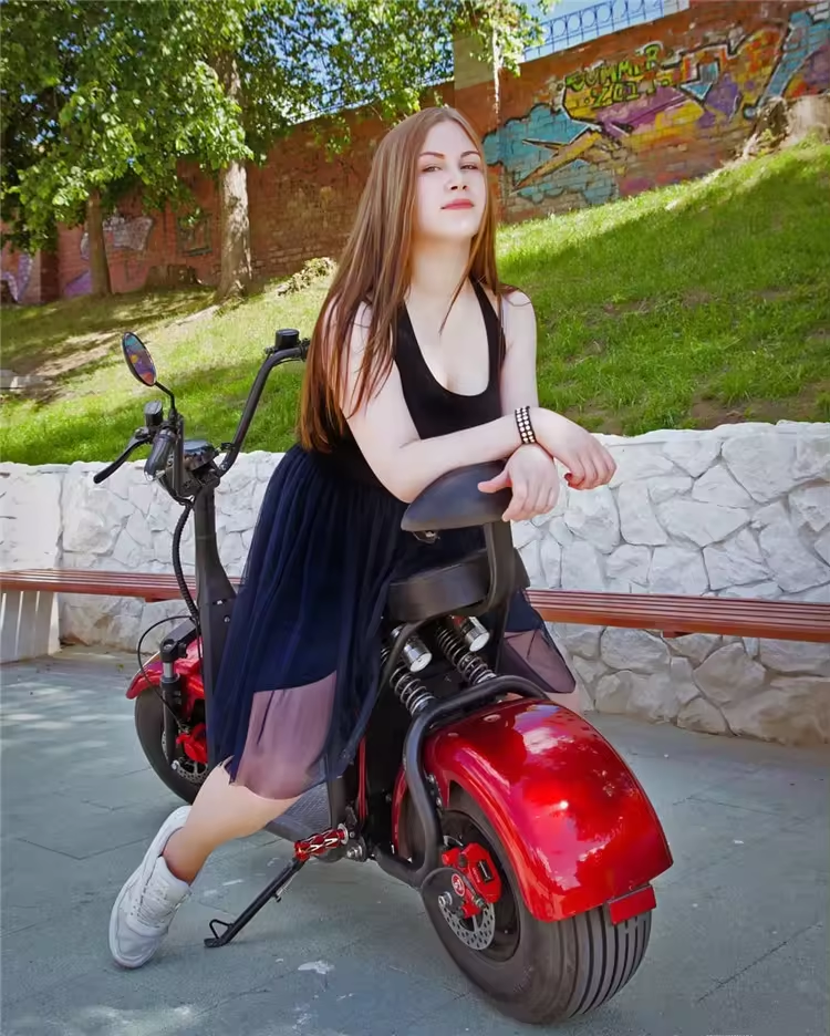 2000W Chopper large battery fast electric scooter for adults