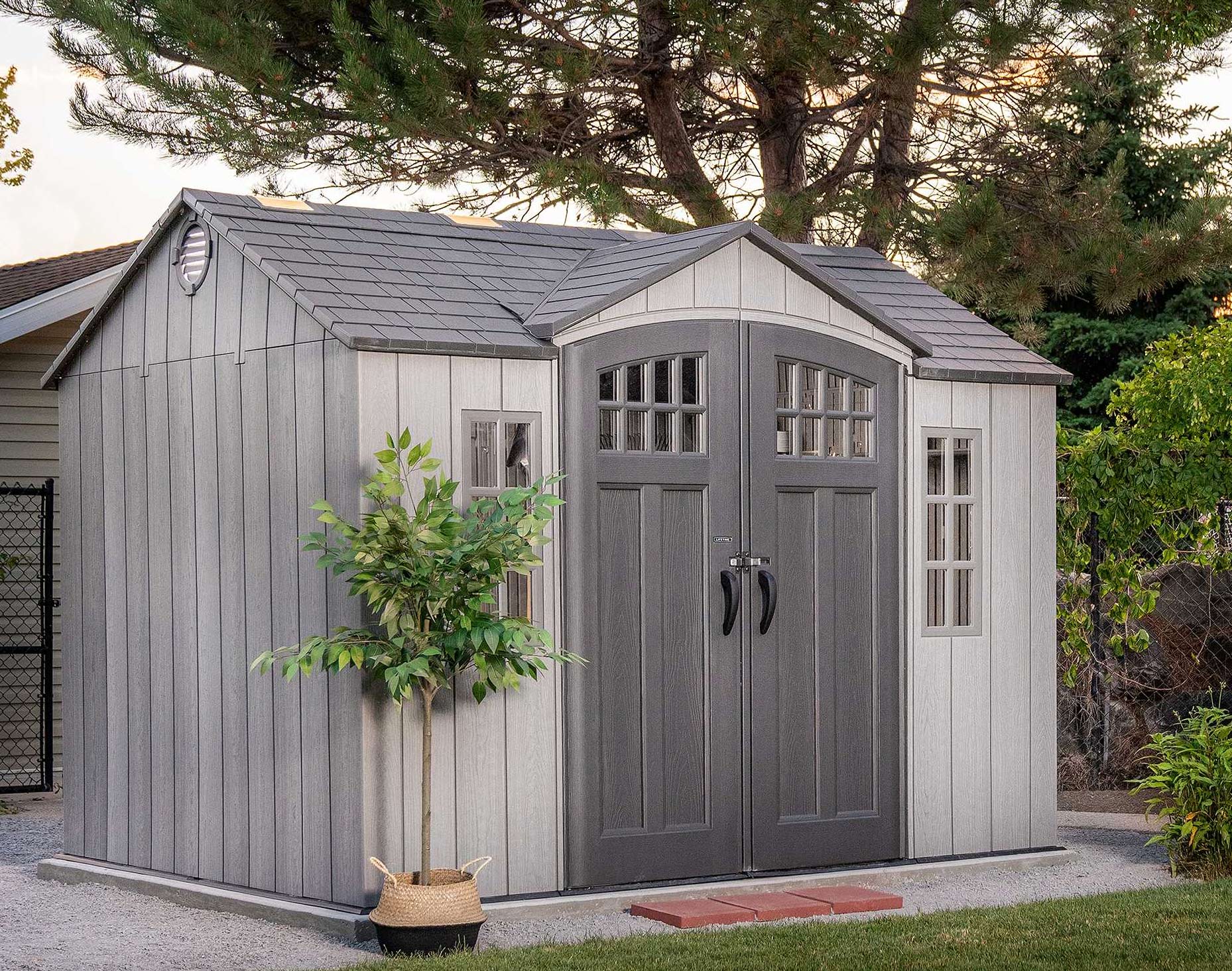 LIFETIME 10’x8′ GARDEN SHED 3mx2.4m