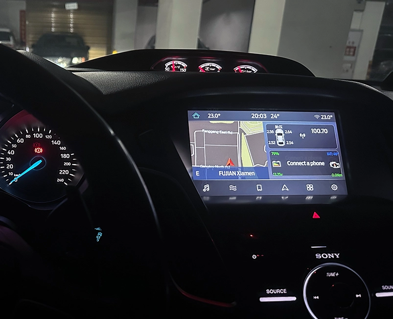 Ford Focus with Active tire pressure detection function is displayed on the Sync3 screen TPMS