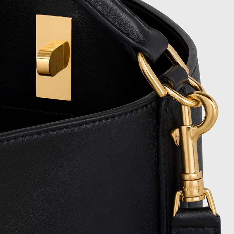 BUCKET 16 BAG IN SMOOTH CALFSKIN