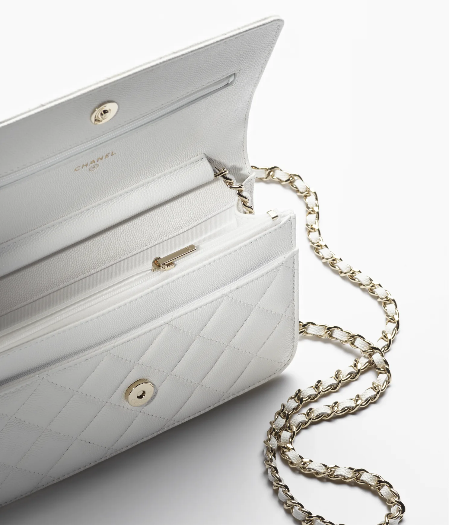 WALLET ON CHAIN Shiny Grained Calfskin, Strass & Gold-Tone Metal White