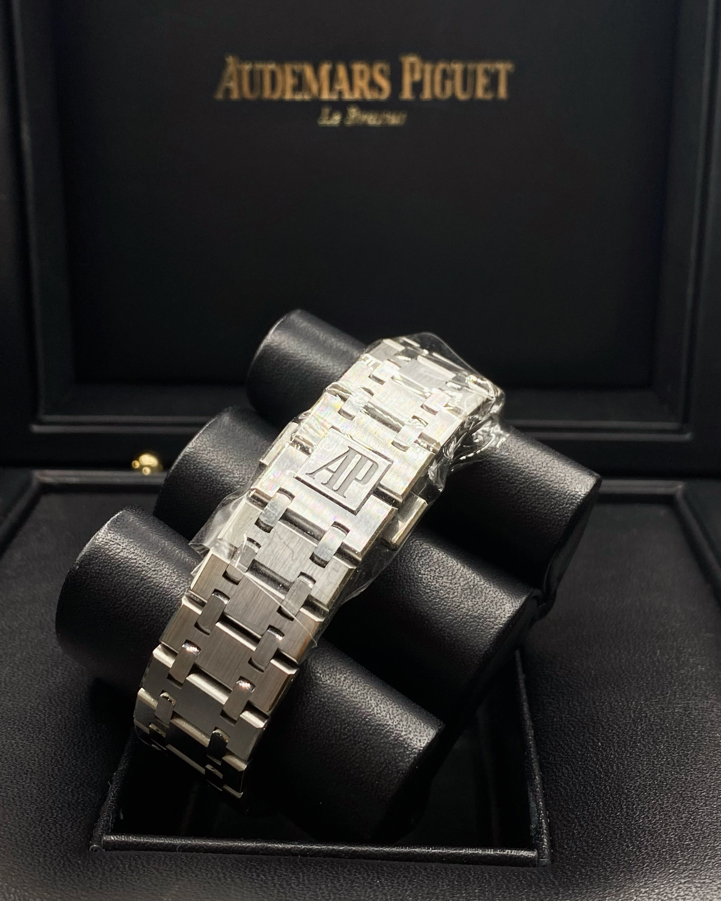 AUDEMARS PIGUET Royal Oak Selfwinding Blue dial, 37mm, Stainless steel, 15450ST.OO.1256ST.03