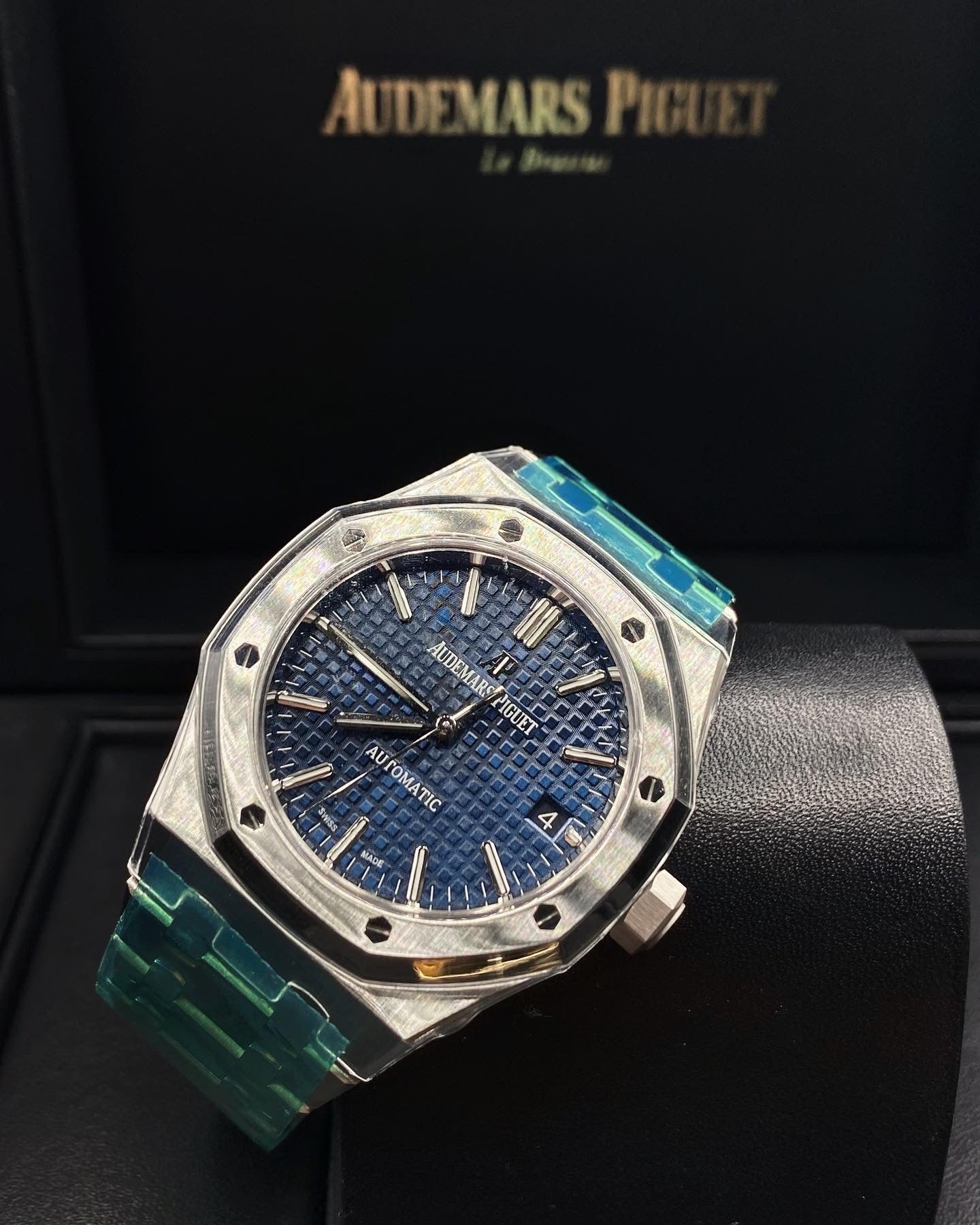 AUDEMARS PIGUET Royal Oak Selfwinding Blue dial, 37mm, Stainless steel, 15450ST.OO.1256ST.03