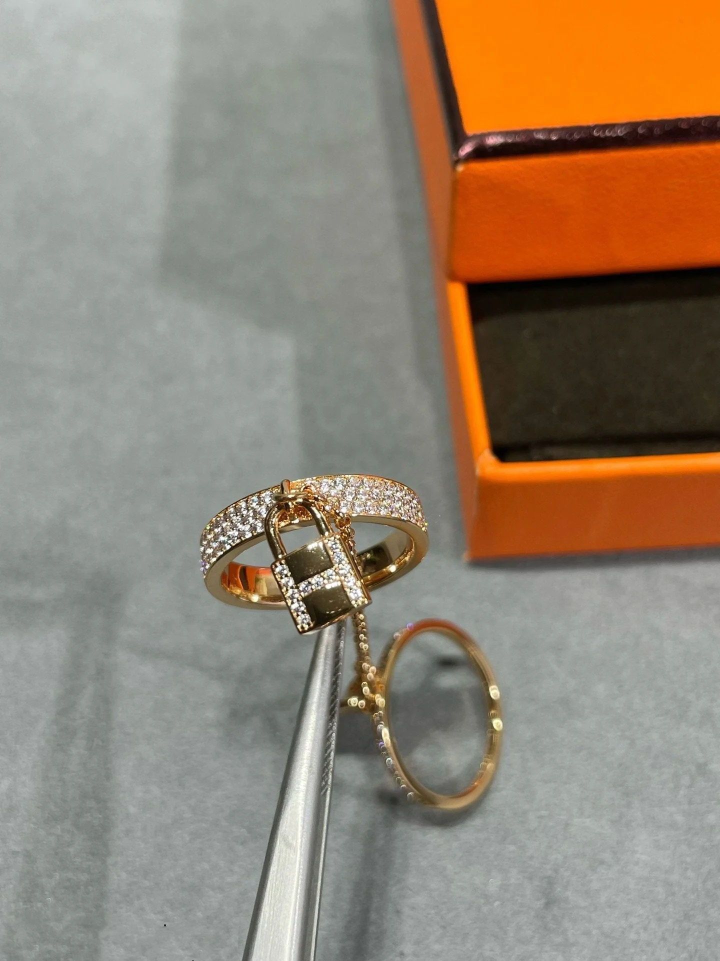 [Hermes]HM KELLY CLOCHETTE DOUBLE RING IN ROSE GOLD WITH DIAMONDS