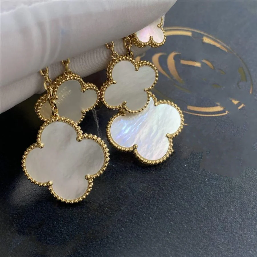[Van Cleef & Arpels] EARRINGS WHITE MOP 4 MOTIFS GOLD