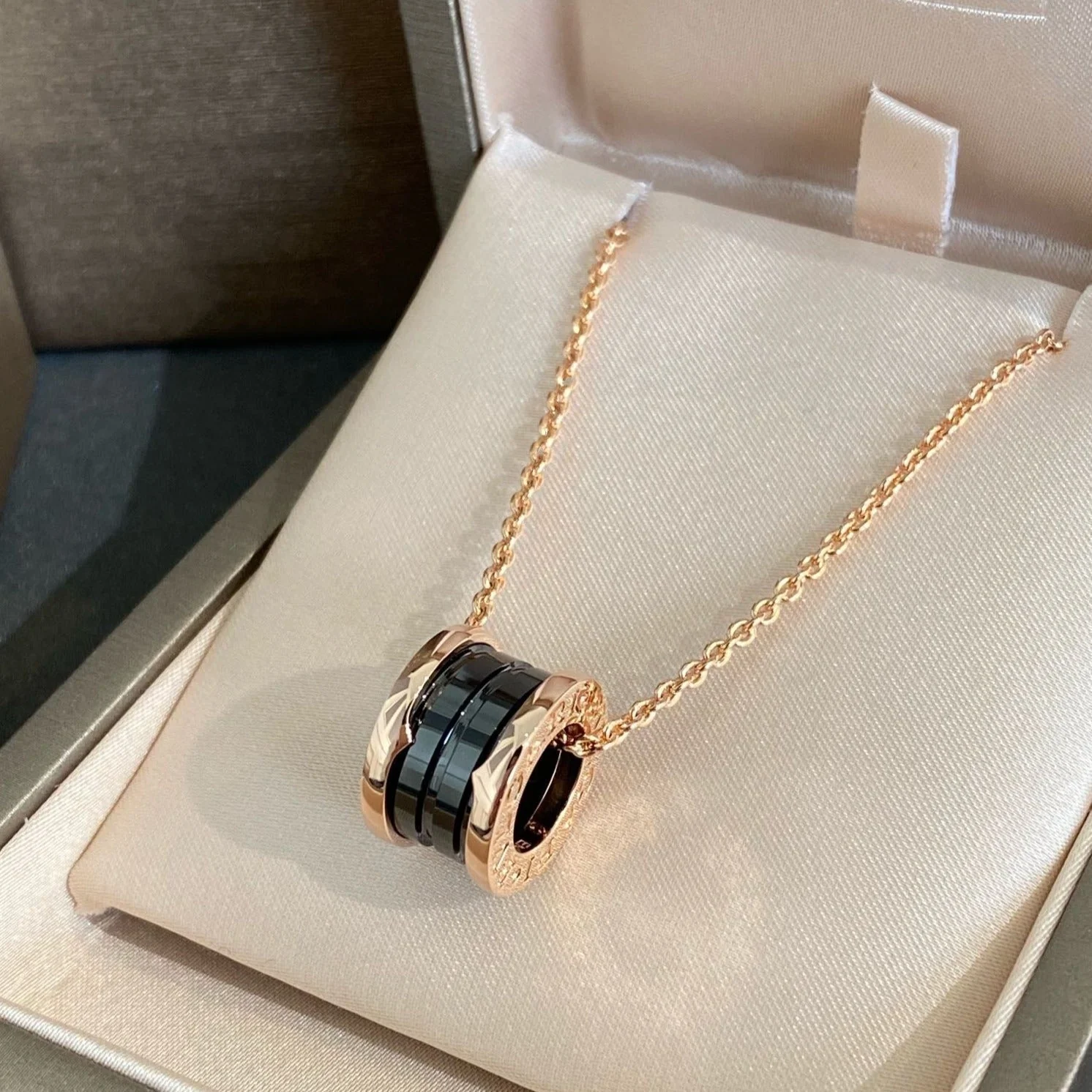 [Bulgari]ZERO 1 BLACK CERAMIC PINK GOLD NECKLACE