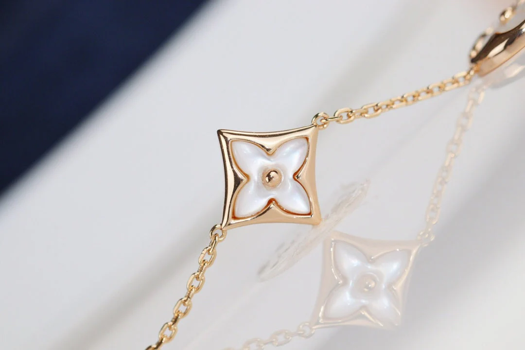 [Louis vuitton]LEAF CLOVER BRACELET