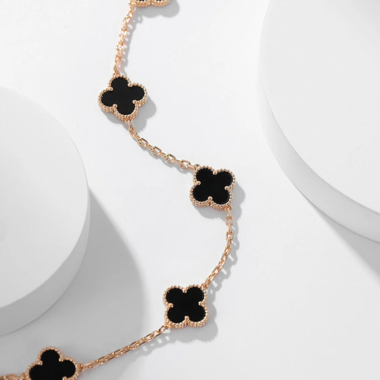 [Van Cleef & Arpels] 10 MOTIFS ONYX NECKLACE