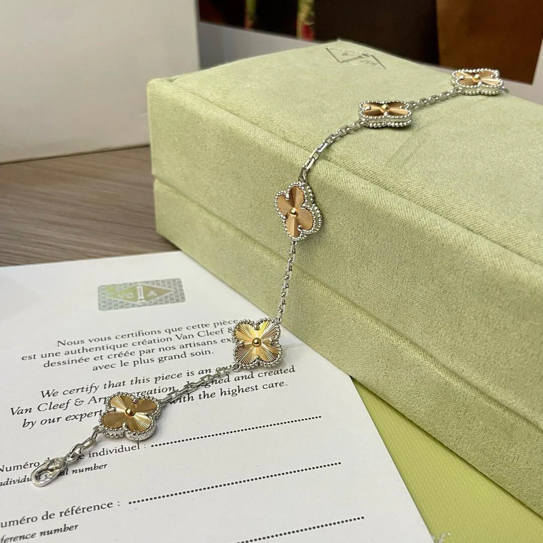 [Van Cleef & Arpels]  5 MOTIFS  CHRISTMAS LIMITED EDITION BRACELET