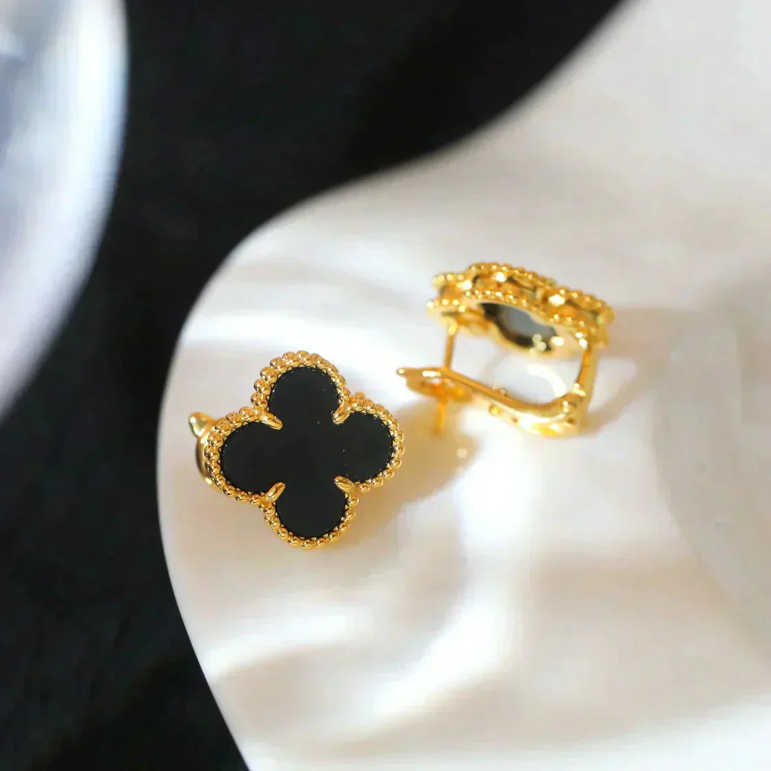 [Van Cleef & Arpels] MEDIUM 1 MOTIFS  ONYX STUD EARRINGS