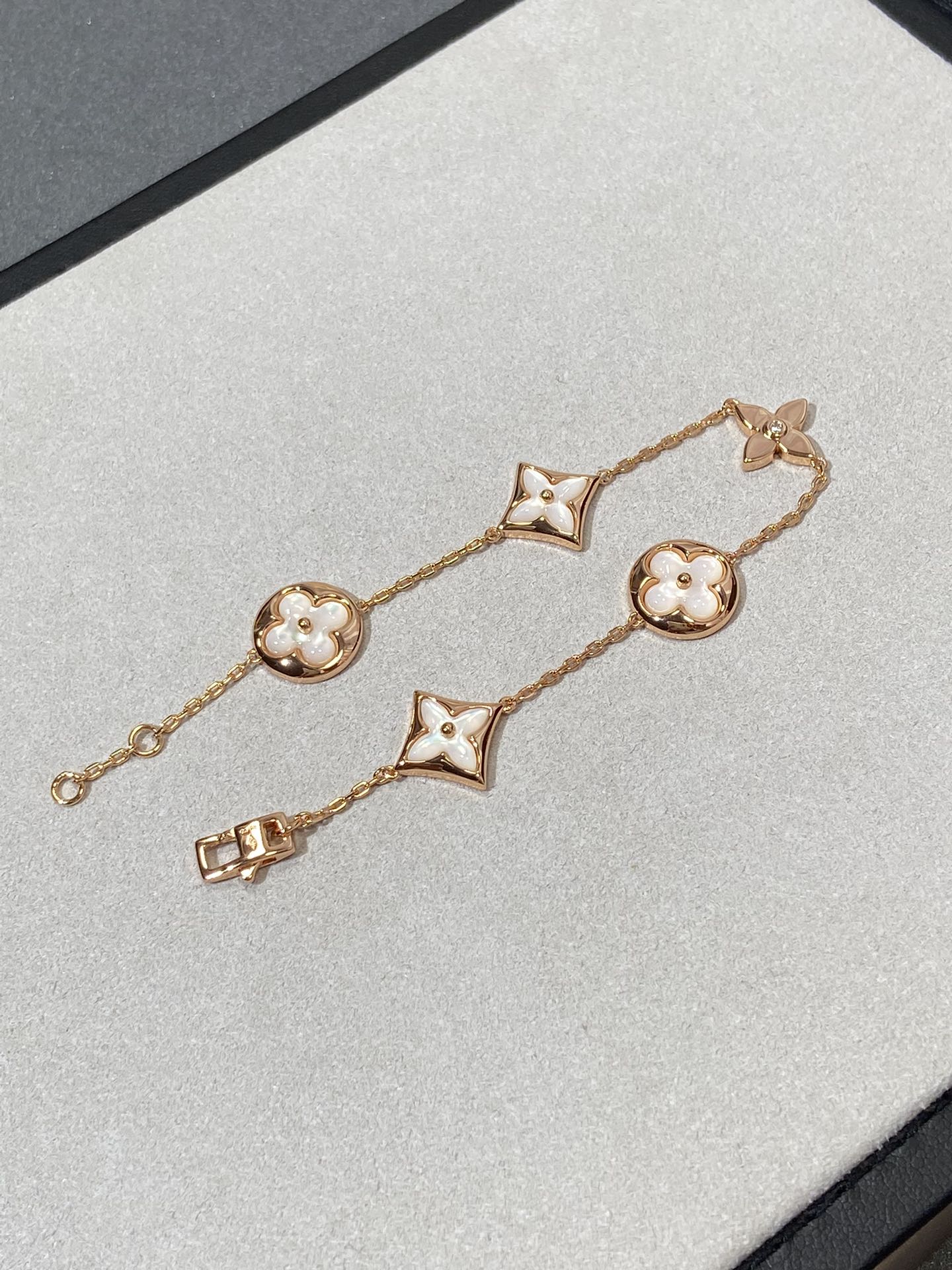 [Louis vuitton]STAR AND SUN 5 MOTIF MOP PINK GOLD BRACELET