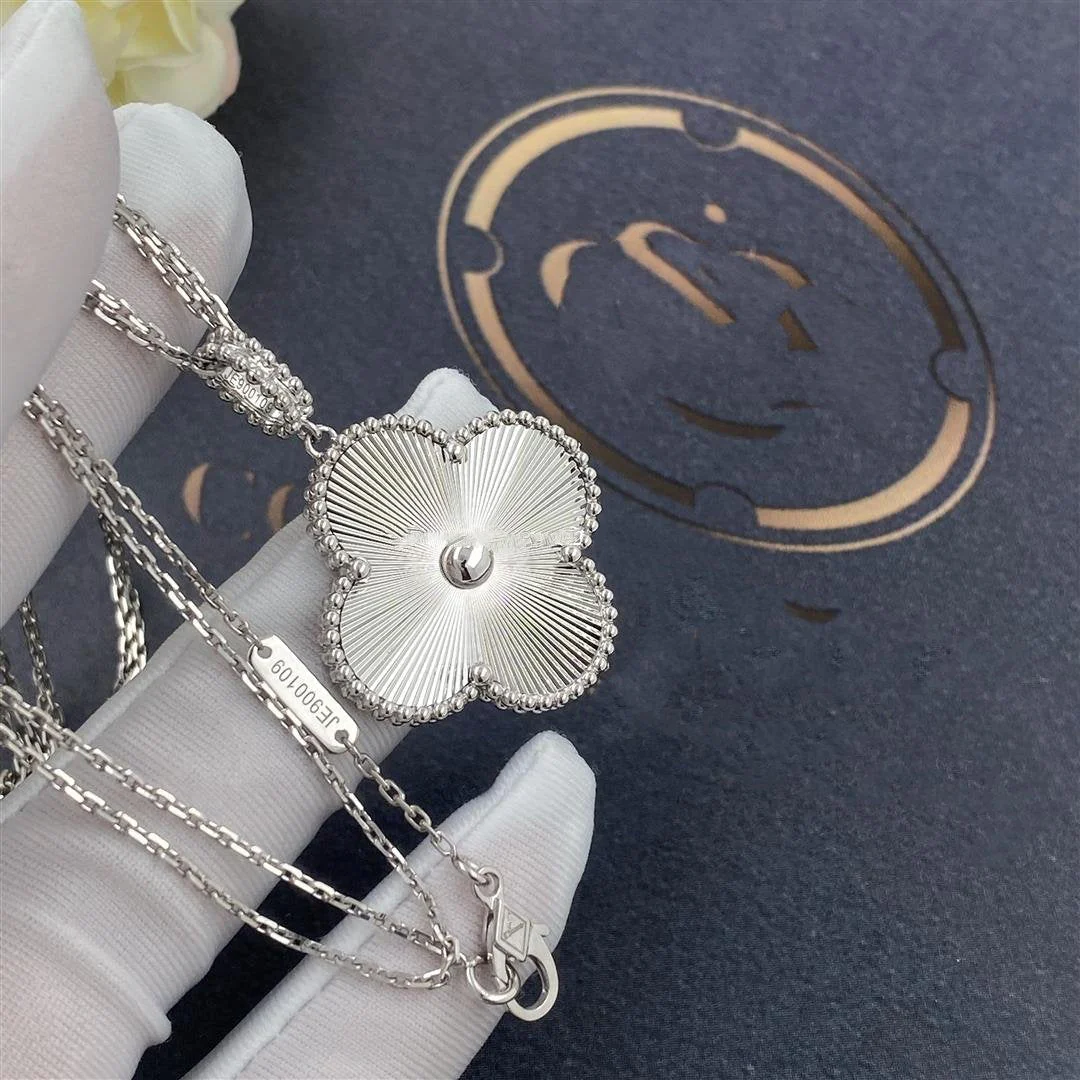 [Van Cleef & Arpels] 25MM SILVER BIG CLOVER NECKLACE