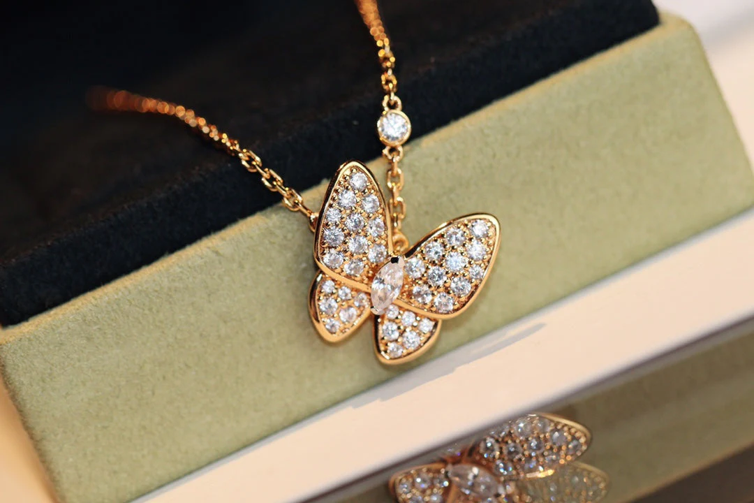 [Van Cleef & Arpels]BUTTERFLY DIAMOND NECKLACE