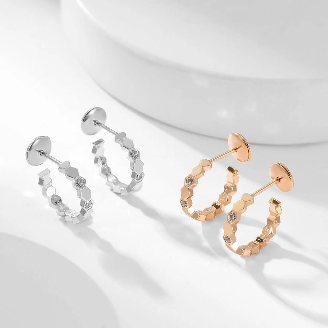 [Chaumet]BEE LOVE DIAMOND HOOP EARRINGS