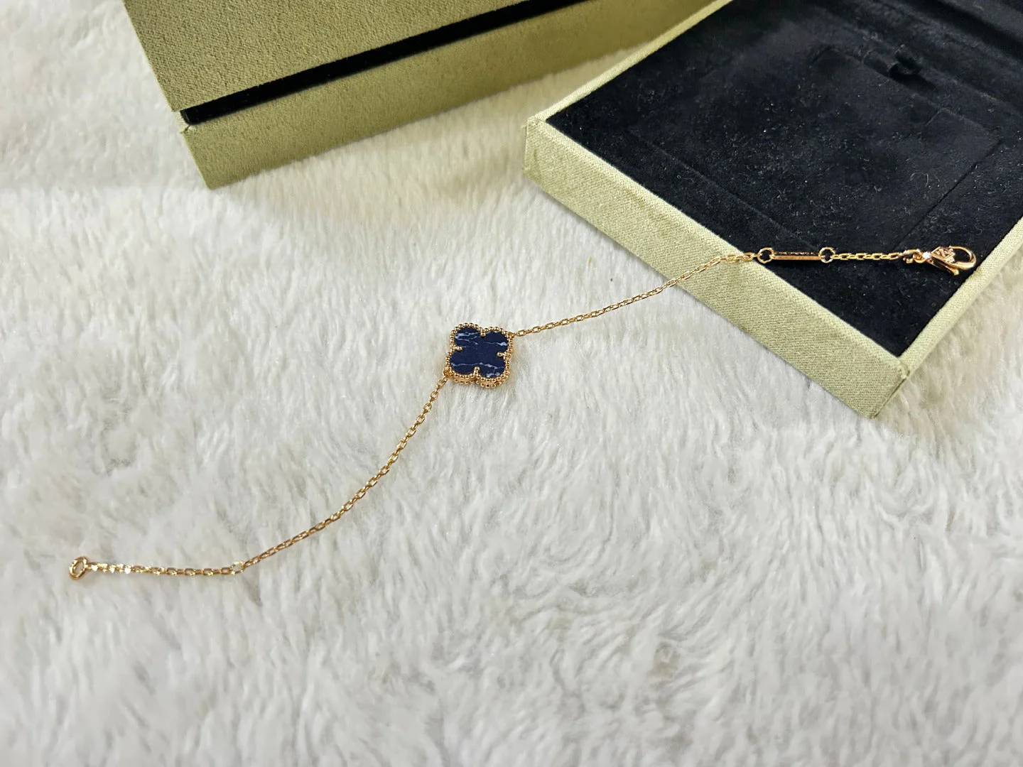 [Van Cleef & Arpels] 1 MOTIF PIETERSITE BRACELET