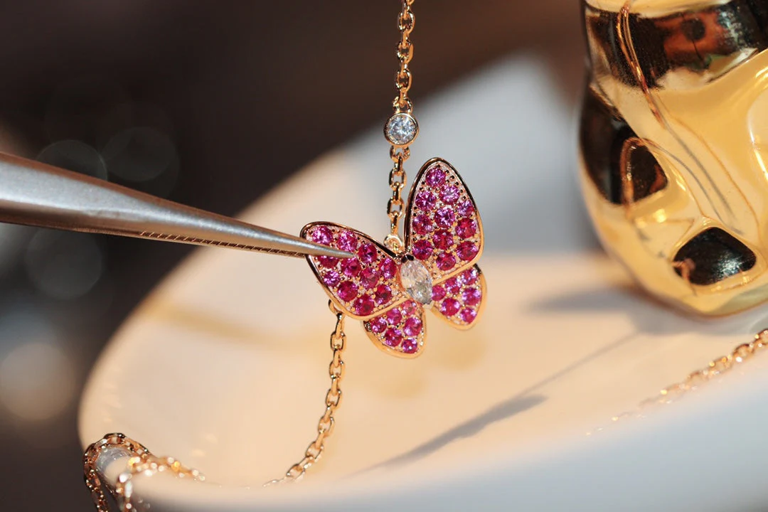 [Van Cleef & Arpels]BUTTERFLY RED DIAMOND ROSE GOLD NECKLACE