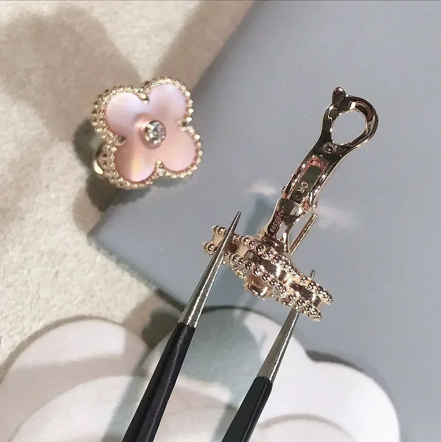 [Van Cleef & Arpels] MEDIUM 1 MOTIFS  PINK MOP DIAMOND EARRINGS