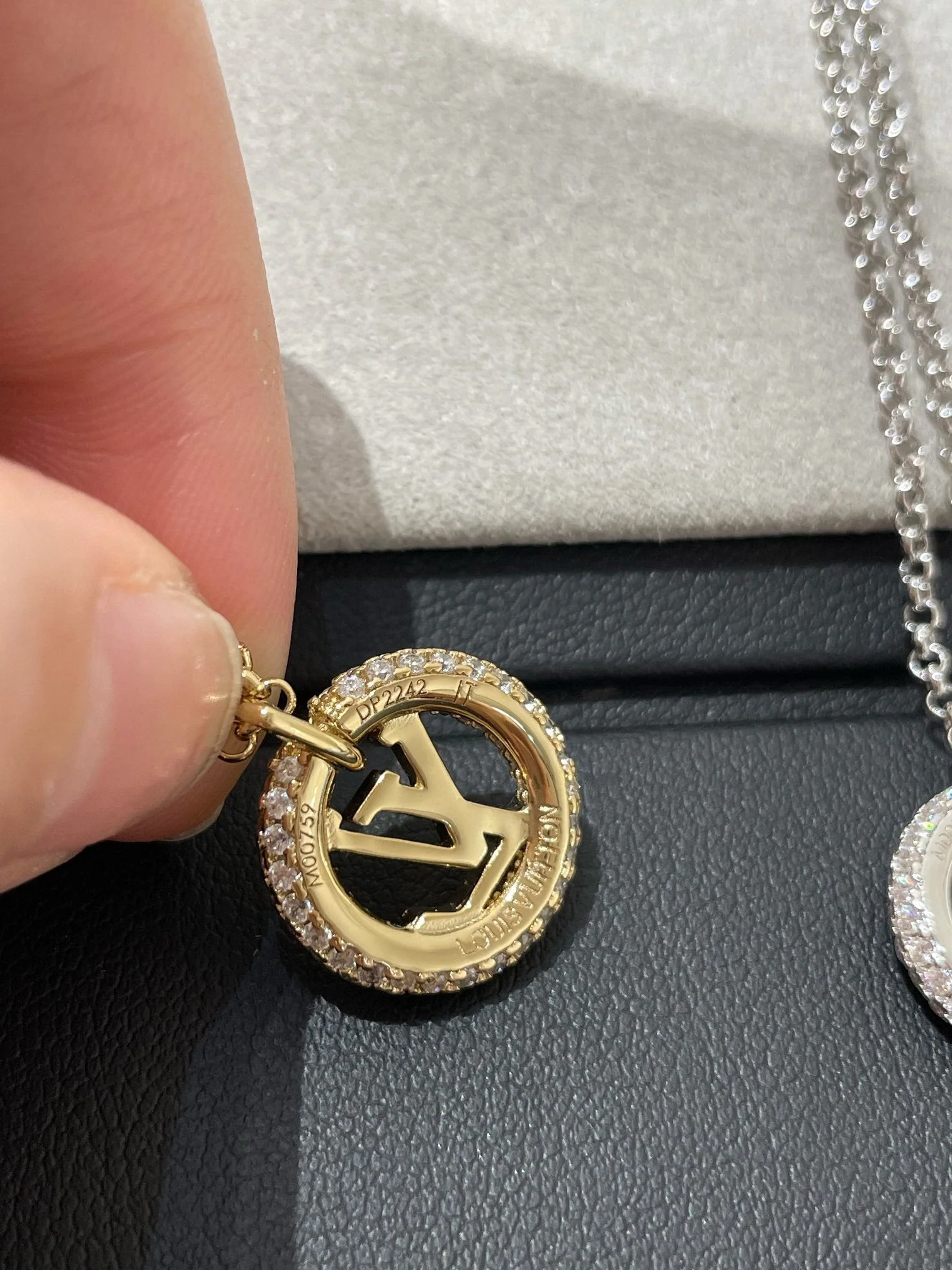 [Louis vuitton]BY NIGHT DIAMOND PAVED NECKLACE