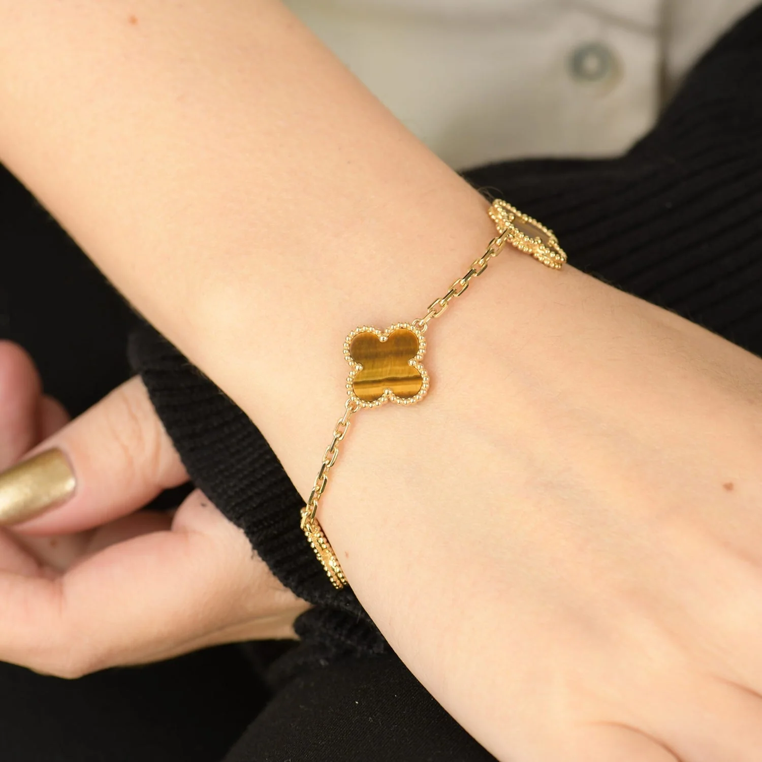 [Van Cleef & Arpels]  5 MOTIFS TIGER EYE BRACELET