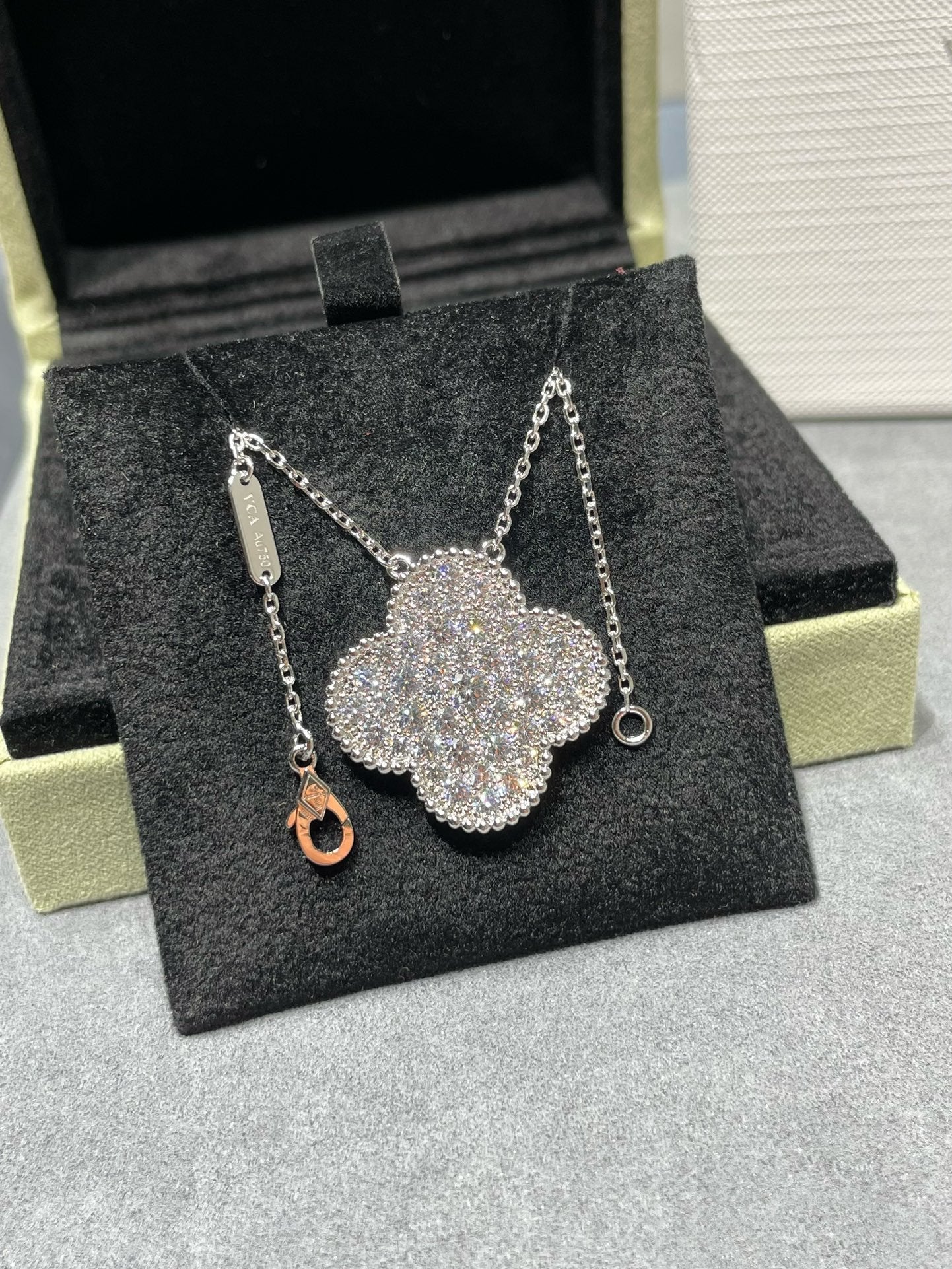 [Van Cleef & Arpels] 25MM LARGE PENDANT DIAMOND PAVED SILVER NECKLACE