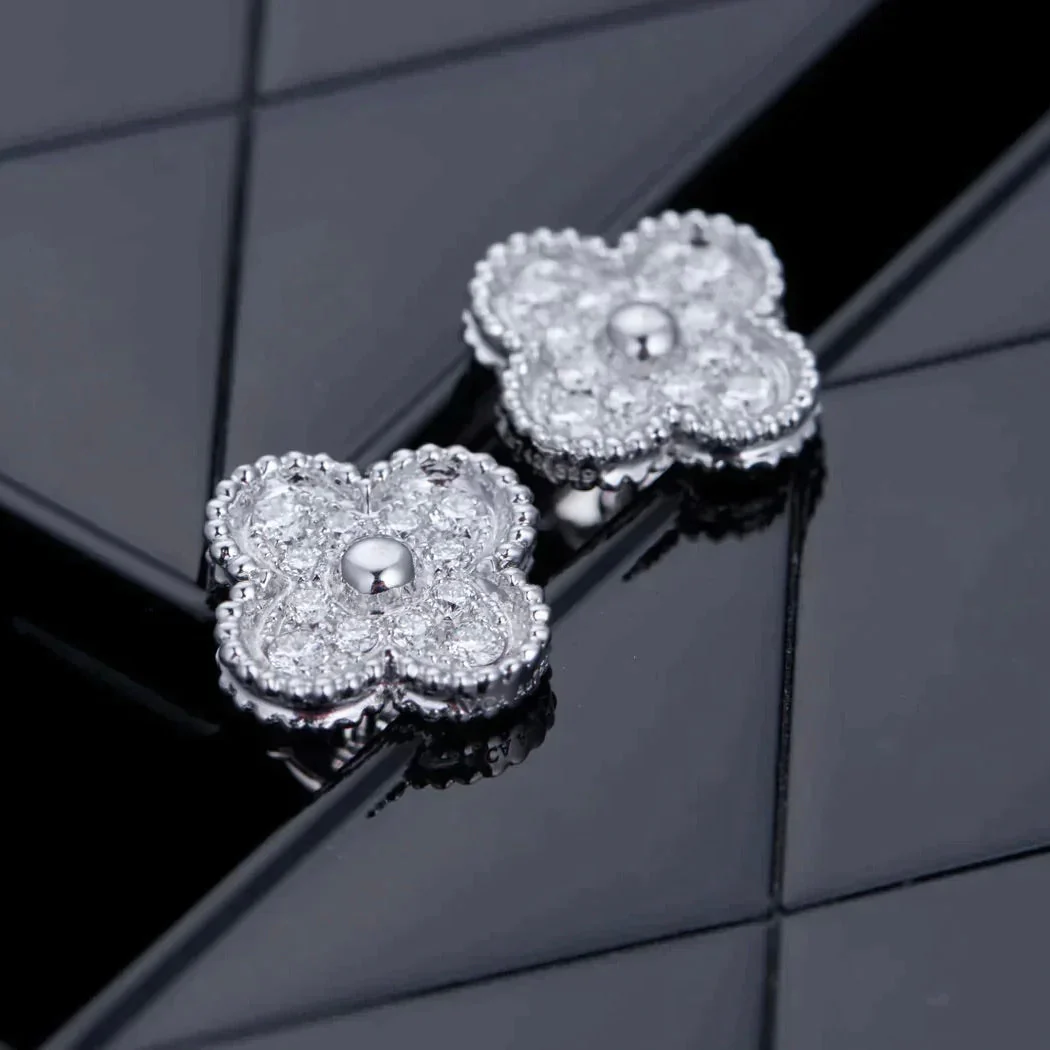 [Van Cleef & Arpels] 1 MOTIFS DIAMOND STUD EARRINGS SILVER