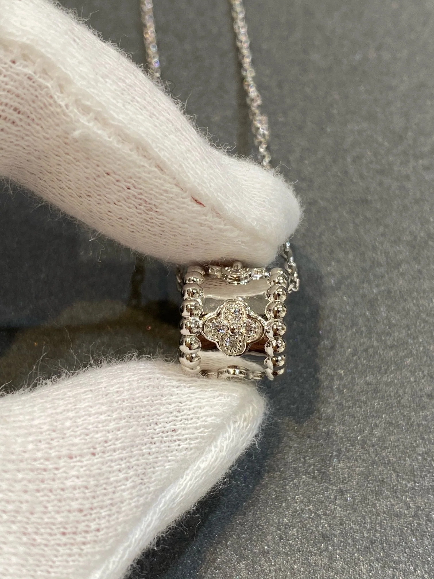 [Van Cleef & Arpels]PERLEE PEDANT SIVLER DIAMOND NECKLACE