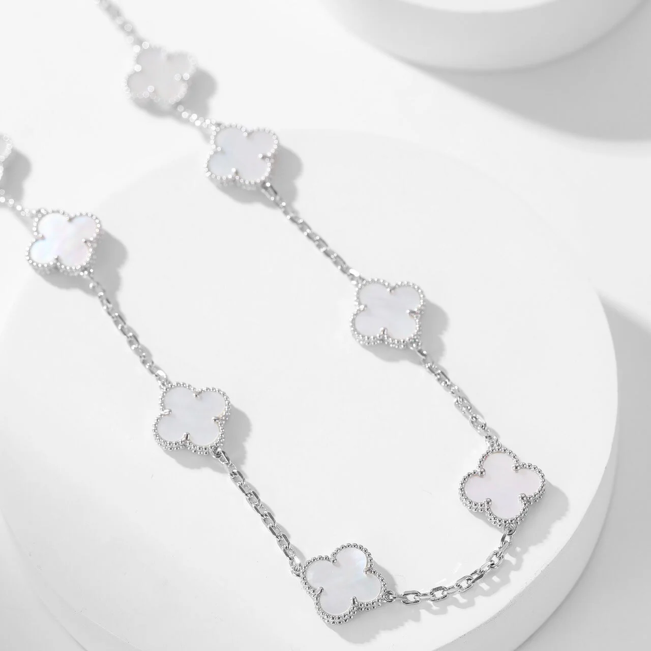 [Van Cleef & Arpels] 10 MOTIFS WHITE MOTHER OF PEARL NECKLACE