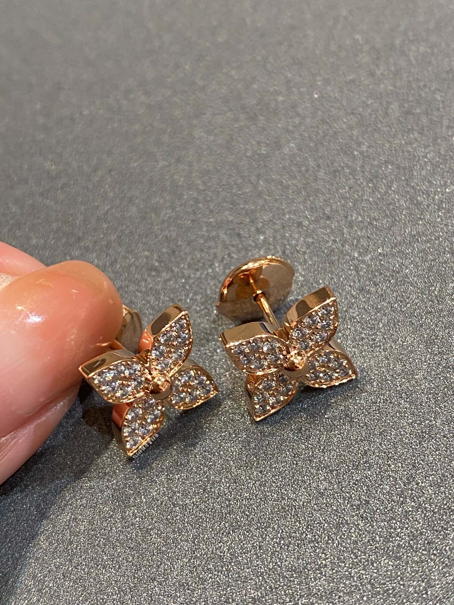 [Louis vuitton]STAR DIAMOND EARRINGS