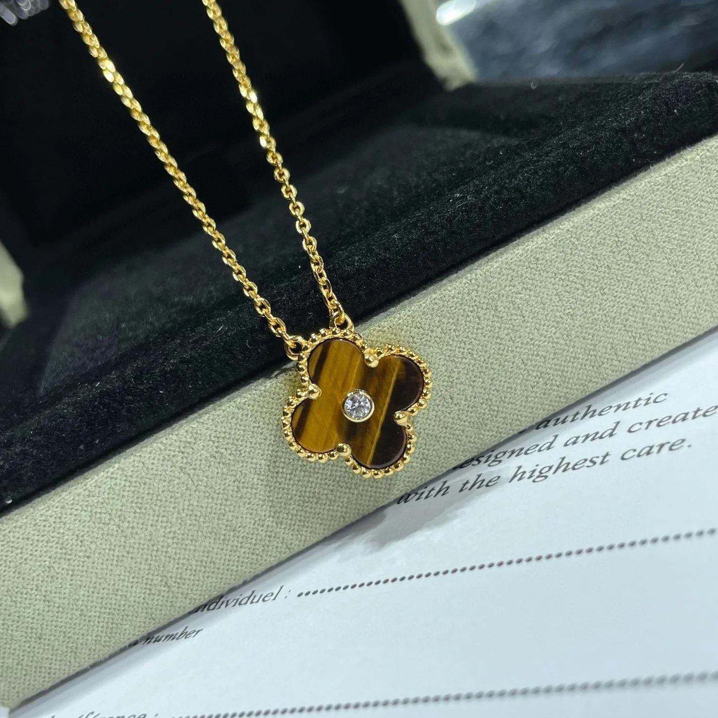 [Van Cleef & Arpels] 15MM DIAMOND AND YELLOW TIGER'S EYE AGATE necklace