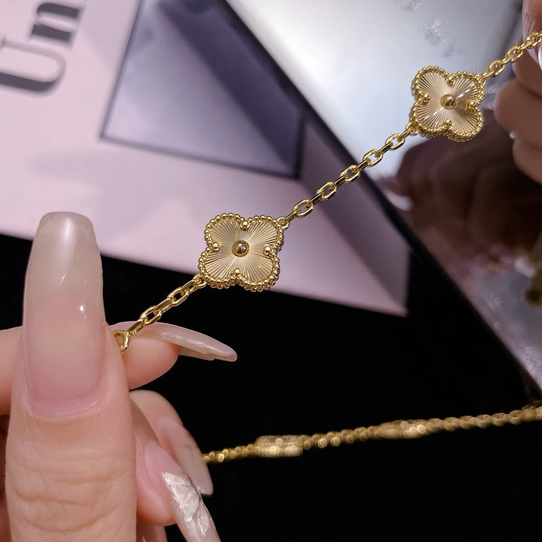 [Van Cleef & Arpels] 10 MOTIFS LASER NECKLACE