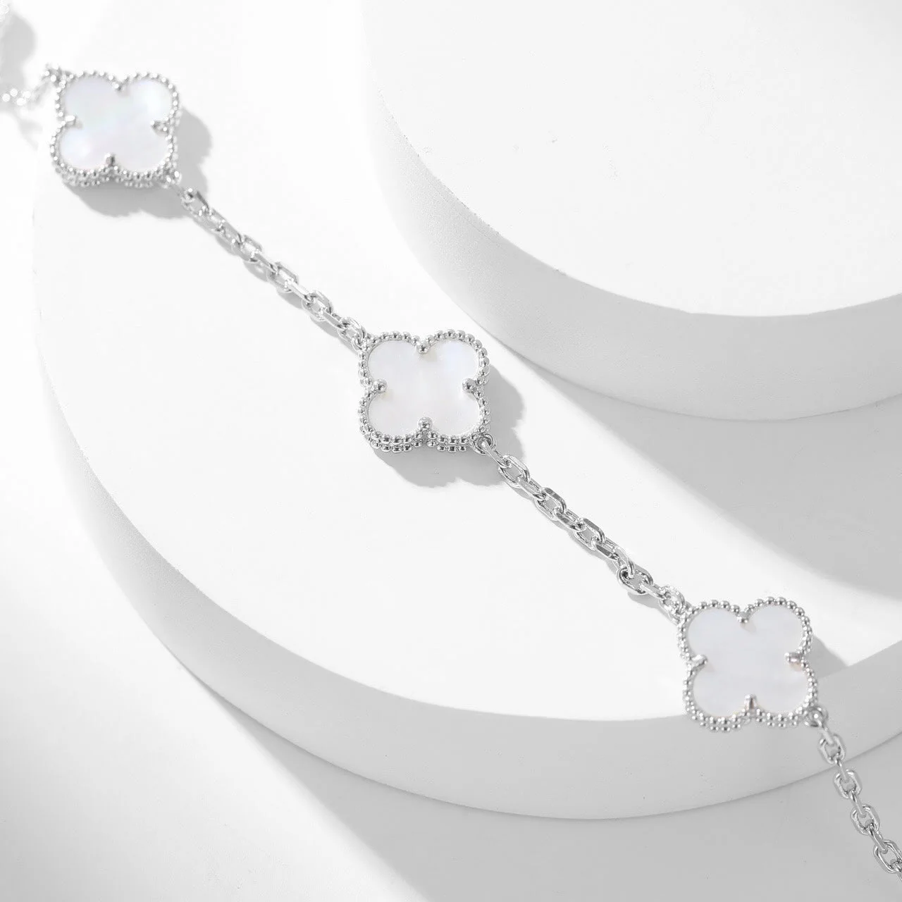 [Van Cleef & Arpels] 10 MOTIFS WHITE MOTHER OF PEARL NECKLACE