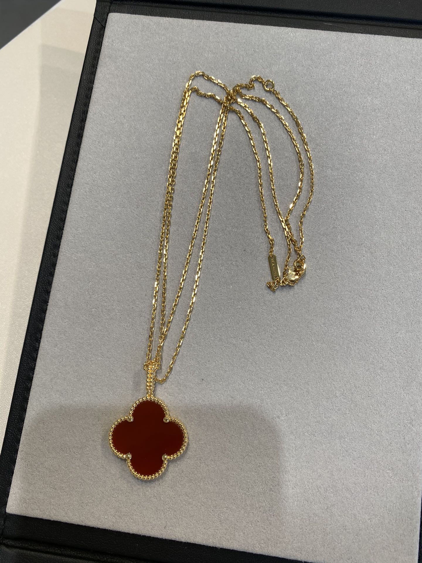 [Van Cleef & Arpels] 25MM NECKLACE GOLD CARNELIAN