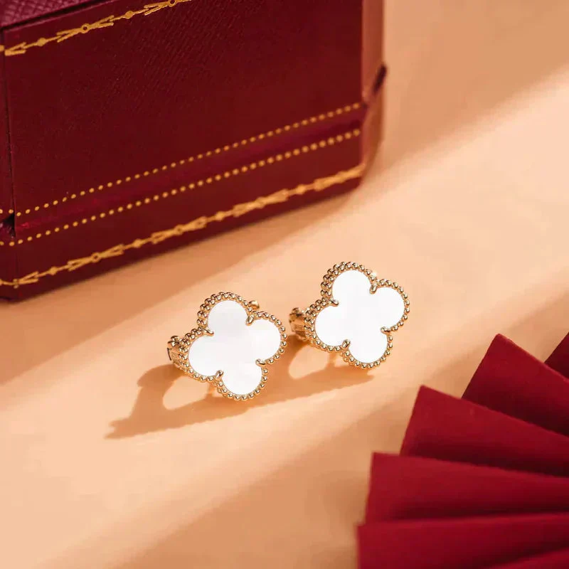 [Van Cleef & Arpels] MEDIUM 1 MOTIFS  WHITE MOP STUD EARRINGS