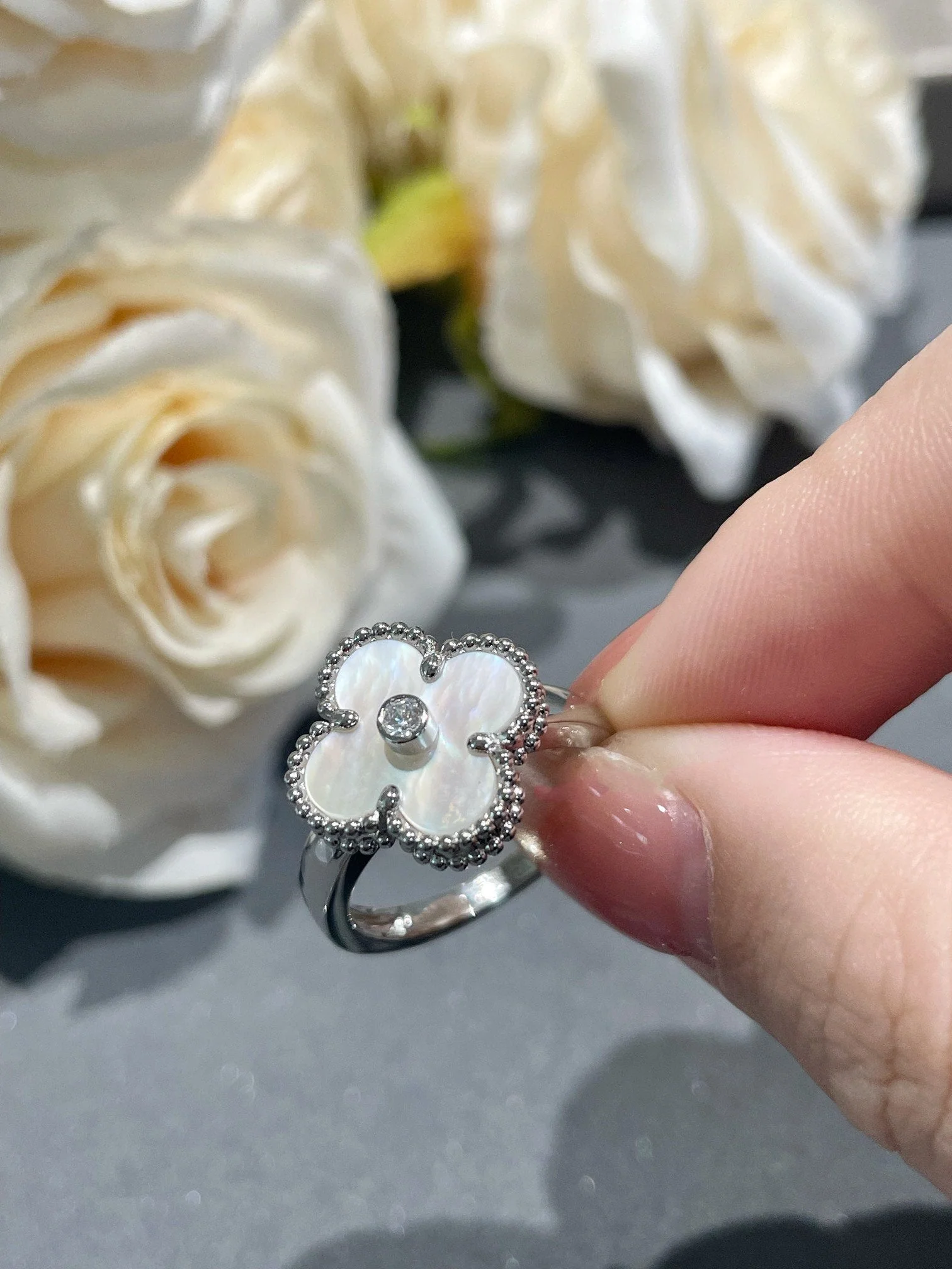 [Van Cleef & Arpels] SILVER MOP DIAMOND RING